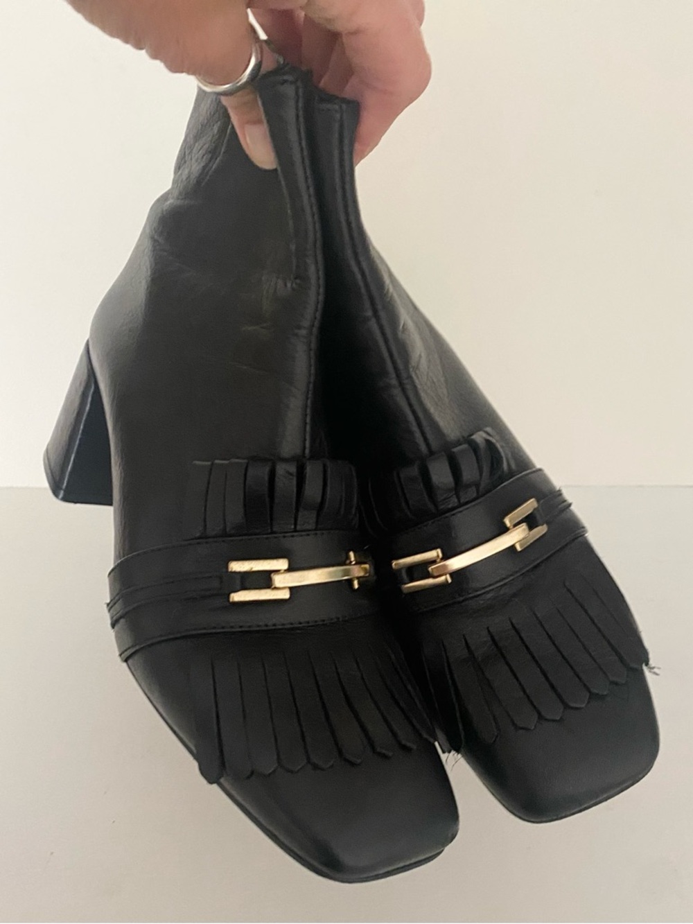 Topshop “Karamel”Blk Leather kiltie Fringe Ankle Boots with Gold Accent